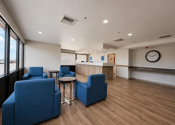 Days Inn By Wyndham Lake Point
